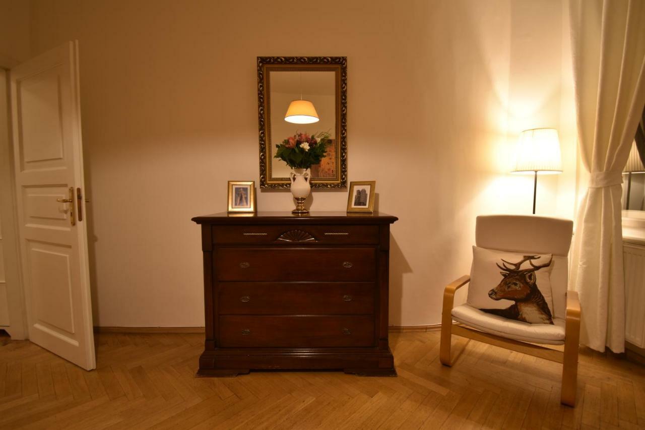 Cozy Flat By The Astronomical Clock Apartamento